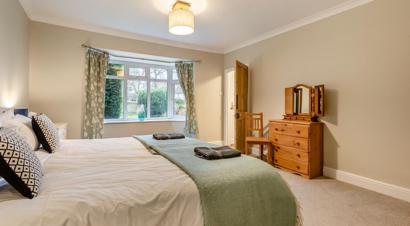 Photo of 2 Bed in Briston