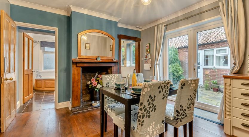 Photo of 2 Bed in Briston