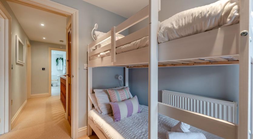Photo of 3 Bed in Tenby