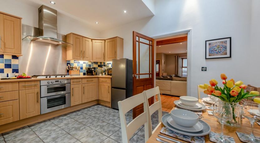 Photo of 3 Bed in Tenby