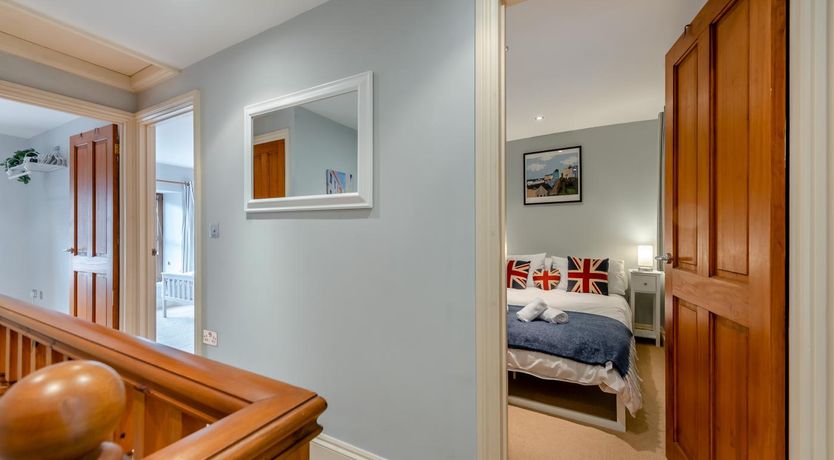 Photo of 3 Bed in Tenby