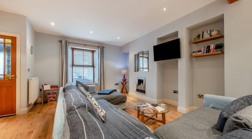 Photo of 3 Bed in Tenby