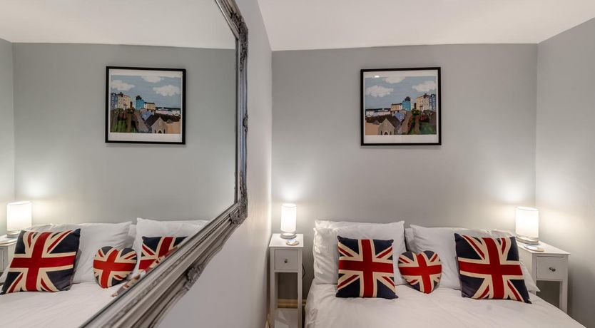 Photo of 3 Bed in Tenby