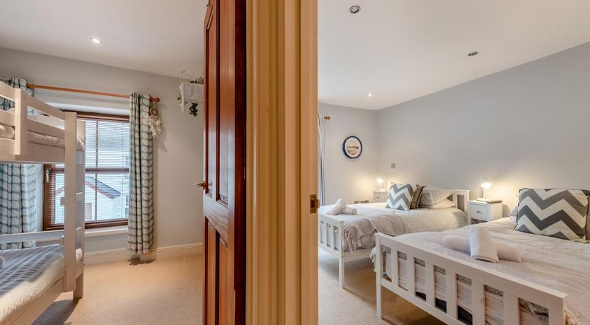 Photo of 3 Bed in Tenby