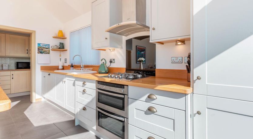Photo of 4 Bed in Instow