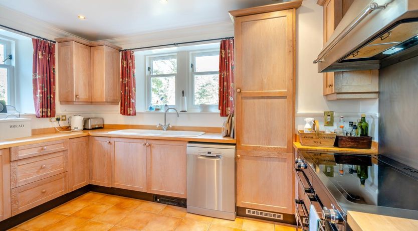 Photo of 7 Bed in Strathdon