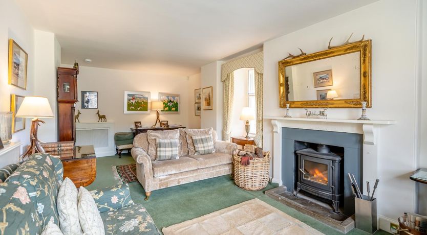 Photo of 7 Bed in Strathdon