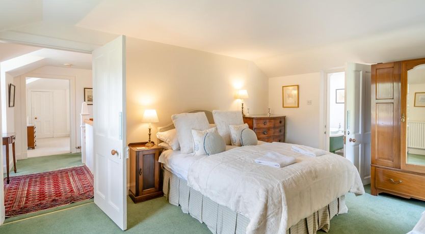 Photo of 7 Bed in Strathdon