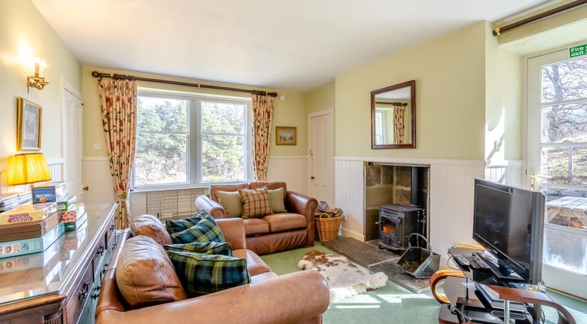 Photo of 7 Bed in Strathdon