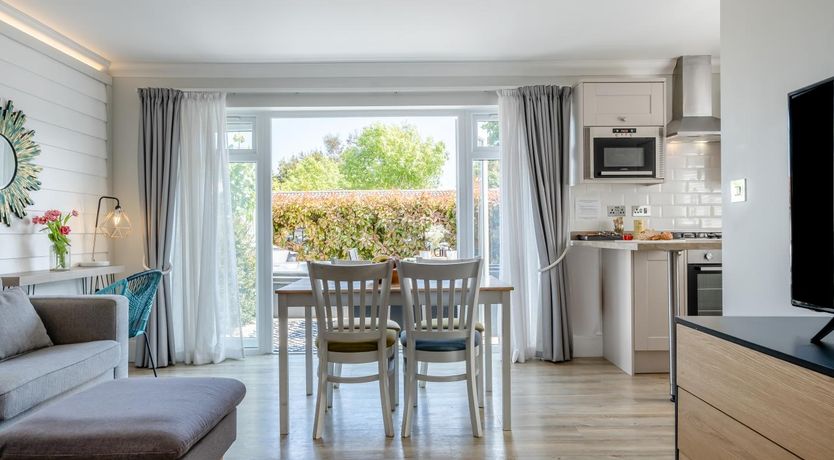 Photo of 2 Bed in Totland Bay