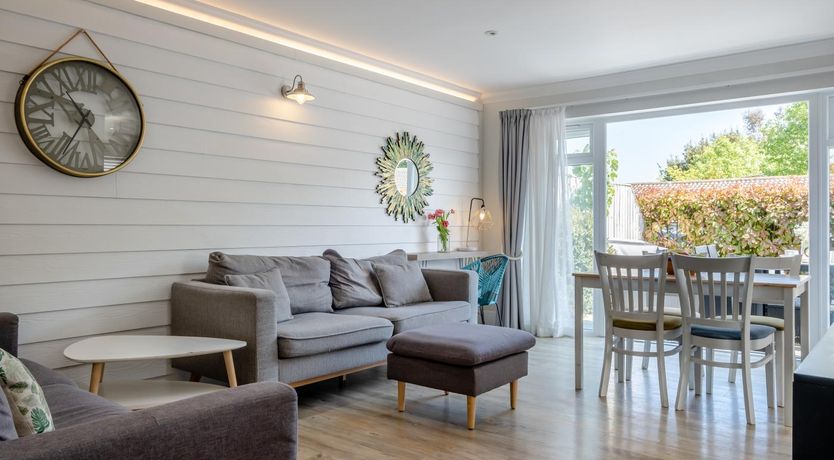 Photo of 2 Bed in Totland Bay