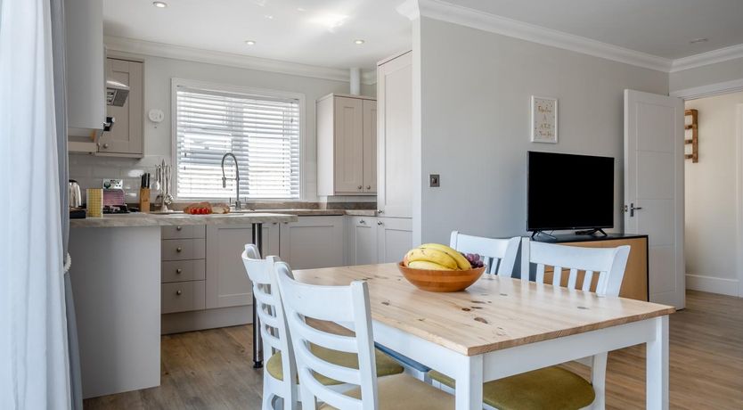Photo of 2 Bed in Totland Bay