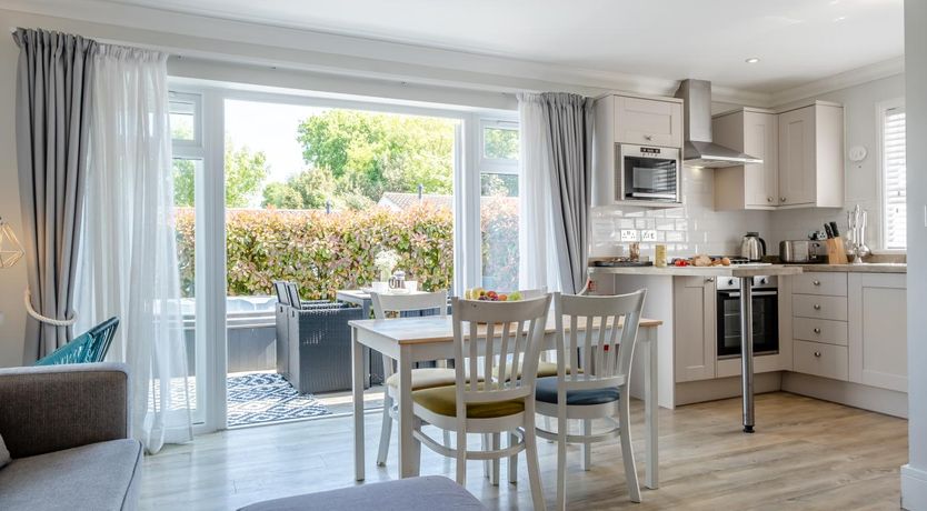 Photo of 2 Bed in Totland Bay