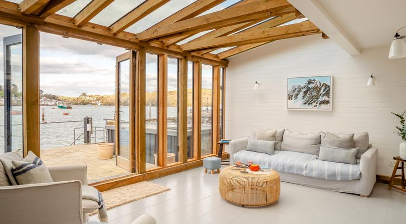 Photo of 4 Bed in Polruan