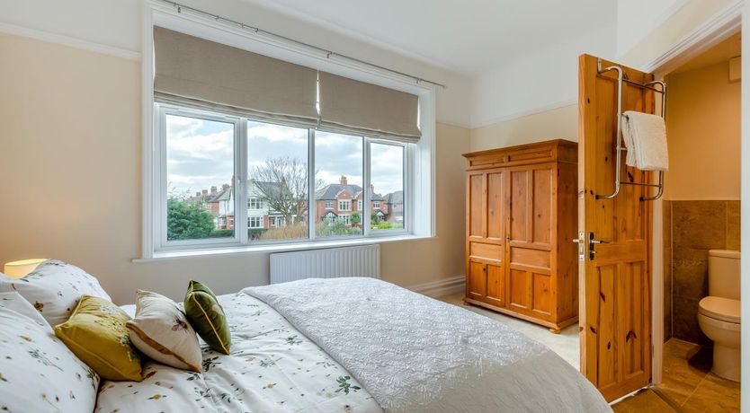 Photo of 3 Bed in Lytham St. Annes