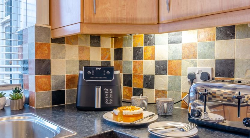 Photo of 3 Bed in Lytham St. Annes