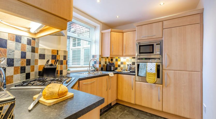 Photo of 3 Bed in Lytham St. Annes