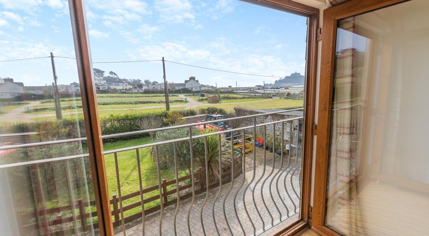 Photo of 3 Bed in Marazion