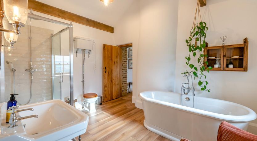 Photo of 4 Bed in Cowling