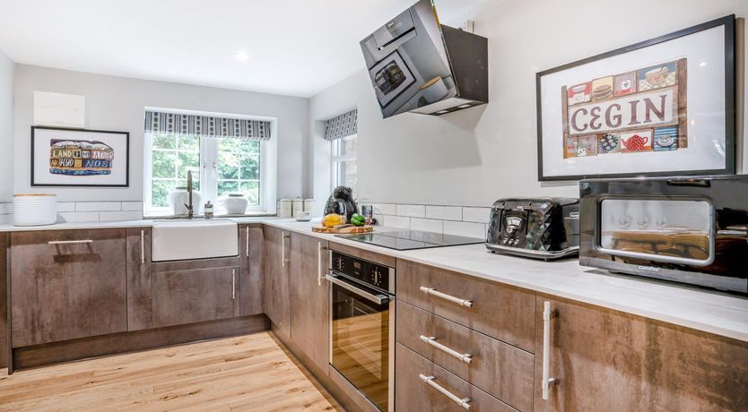 Photo of 2 Bed in Nant-y-derry