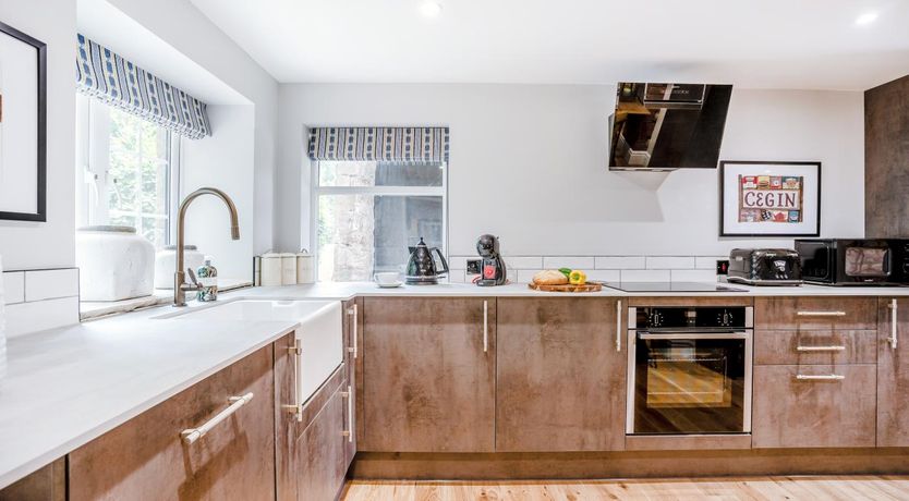 Photo of 2 Bed in Nant-y-derry