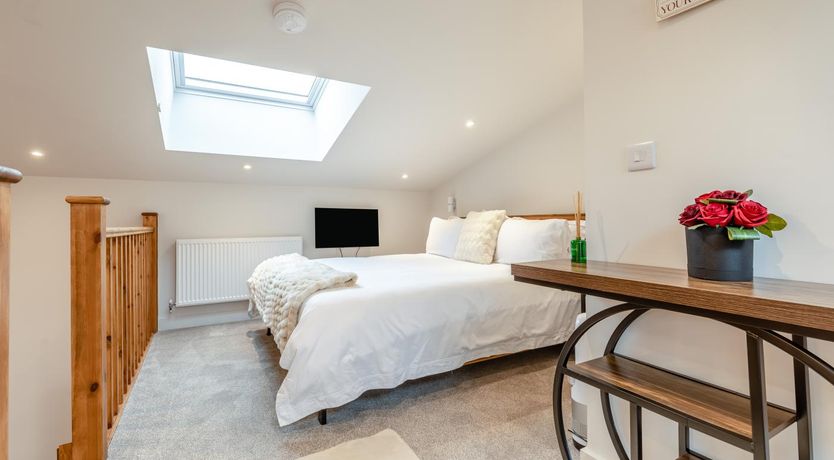 Photo of 2 Bed in Holmesfield