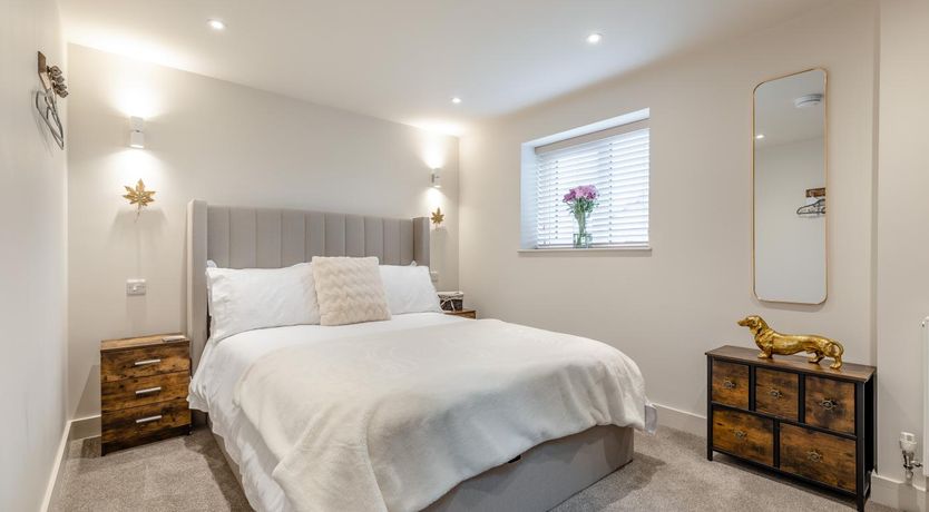 Photo of 2 Bed in Holmesfield