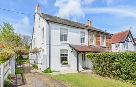 Photo of 5-bed-in-freshwater