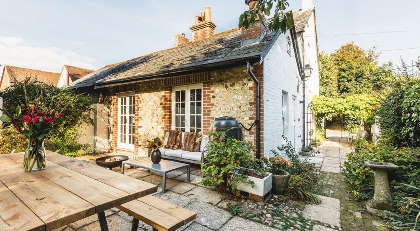 Photo of 5 Bed in Freshwater
