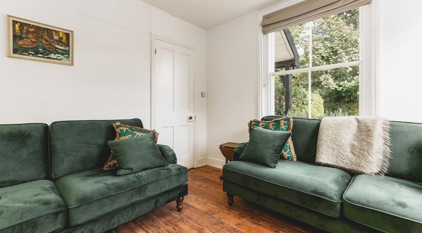 Photo of 5 Bed in Freshwater