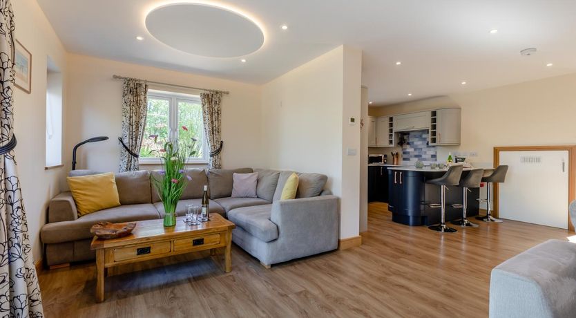 Photo of 4 Bed in Honiton