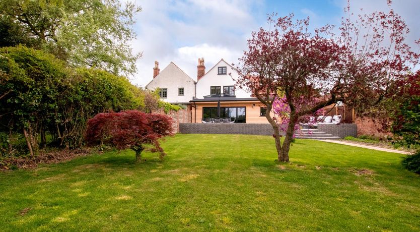 Photo of 5 Bed in Walberswick