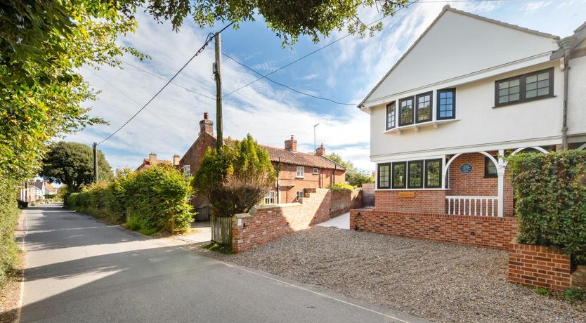 Photo of 5 Bed in Walberswick