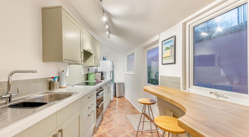 Photo of 2 Bed in Teignmouth