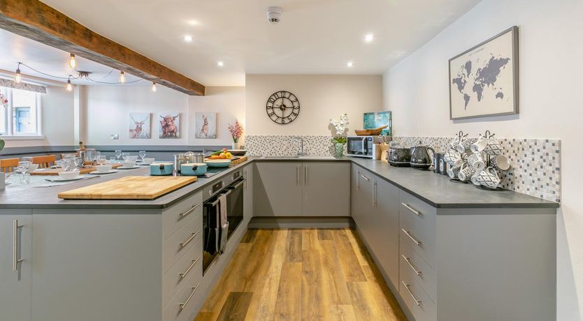 Photo of 5 Bed in Kentisbury