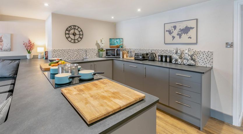 Photo of 5 Bed in Kentisbury