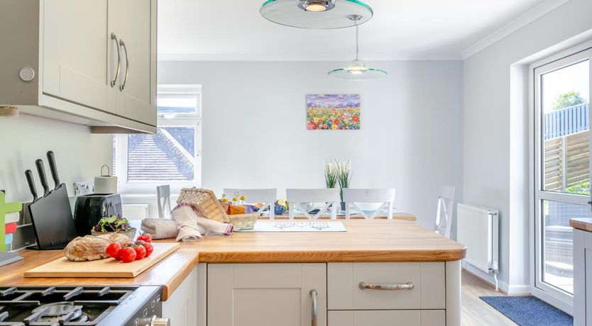 Photo of 3 Bed in Teignmouth