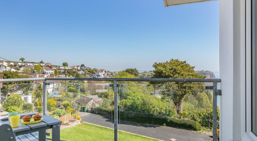 Photo of 3 Bed in Teignmouth