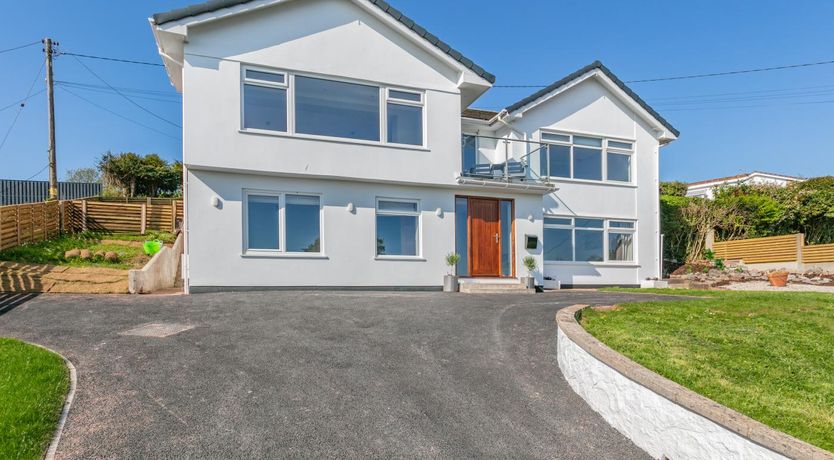 Photo of 3 Bed in Teignmouth