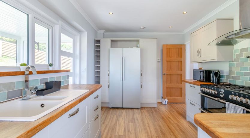 Photo of 3 Bed in Teignmouth