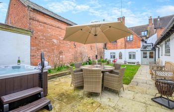 4 Bed in Alcester Holiday Home