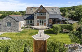 Photo of 5-bed-in-corfe-castle-1