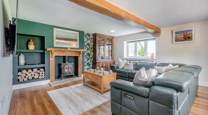 Photo of 5 Bed in Corfe Castle