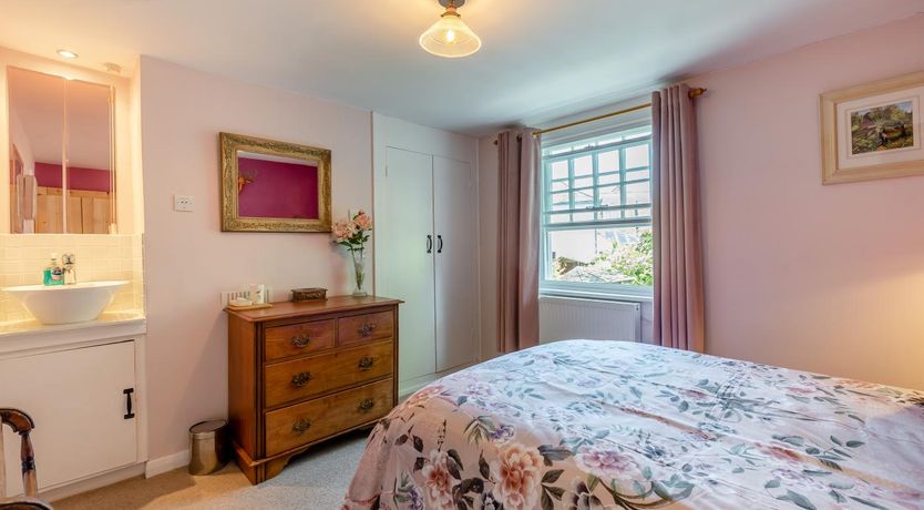 Photo of 2 Bed in Rye