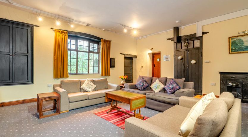 Photo of 4 Bed in Little Haven