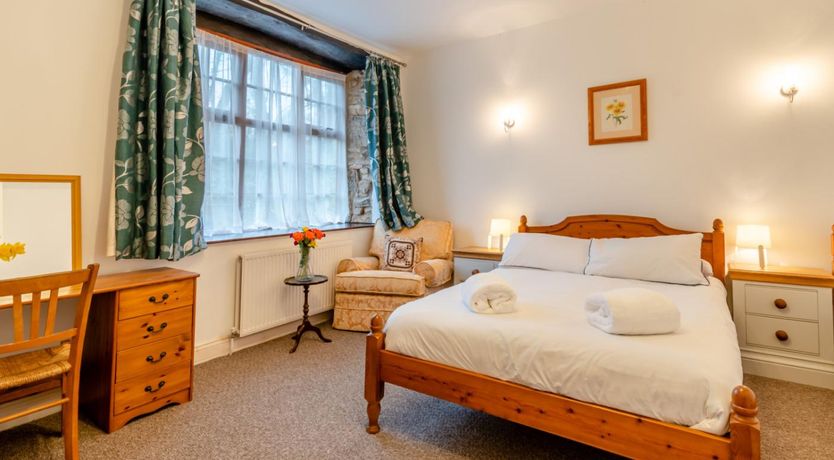 Photo of 4 Bed in Little Haven