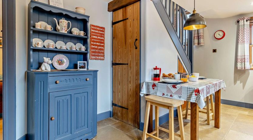 Photo of 2 Bed in Pentre Bach