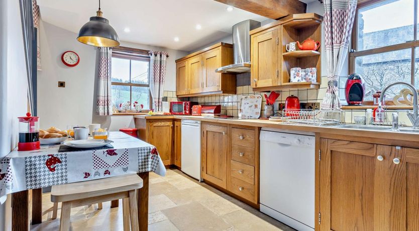 Photo of 2 Bed in Pentre Bach