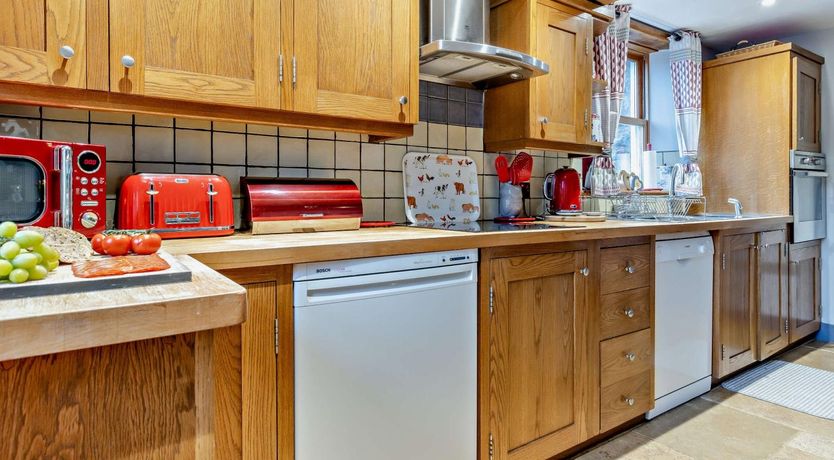 Photo of 2 Bed in Pentre Bach