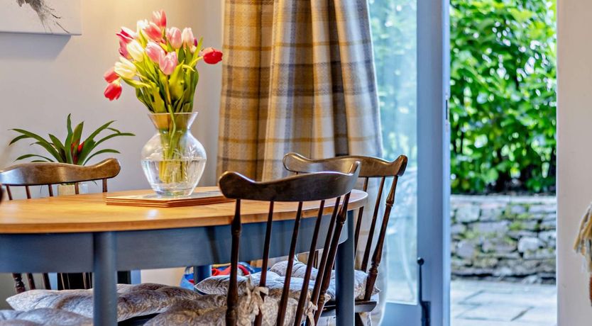 Photo of 2 Bed in Pentre Bach